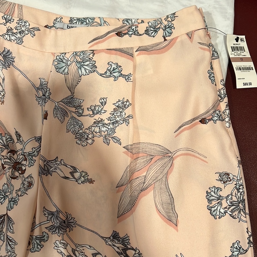 Beautiful flowered pants - Picture 3 of 5